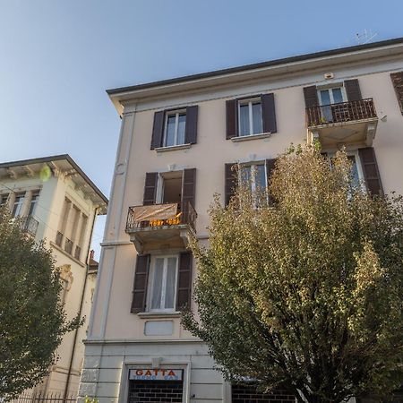 Casa Vacanza Dimora Vincenza Luino Exteriör bild
