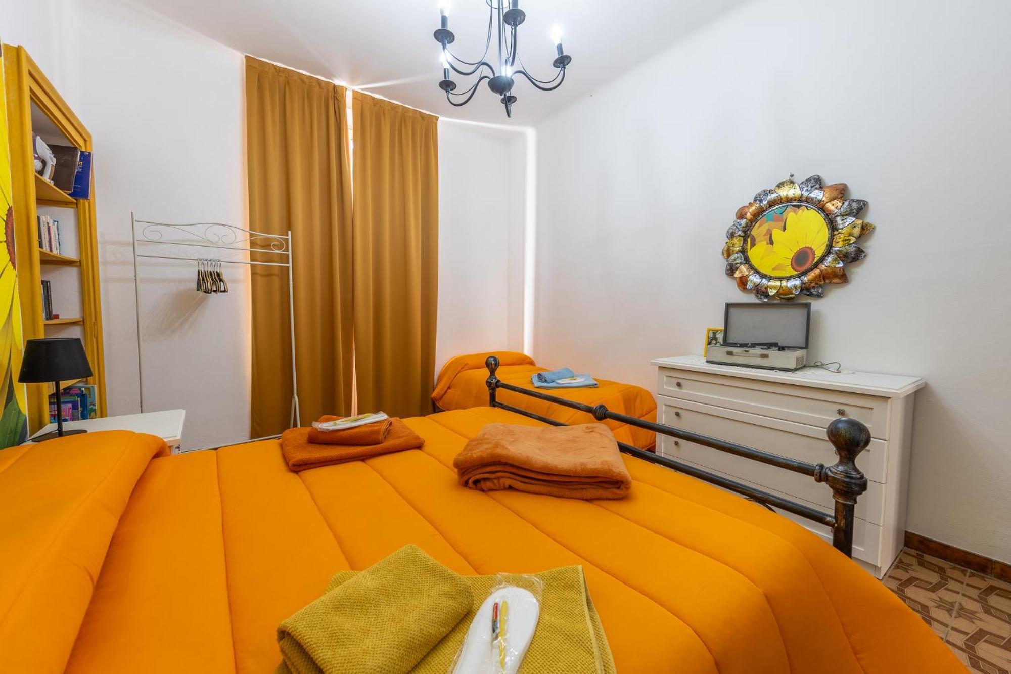 Casa Vacanza Dimora Vincenza Luino Exteriör bild